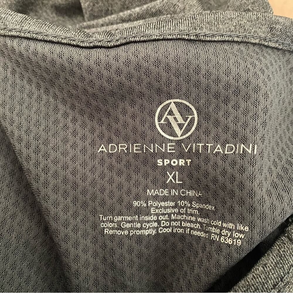 Adrienne Vittadini gray workout top - Picture 4 of 5
